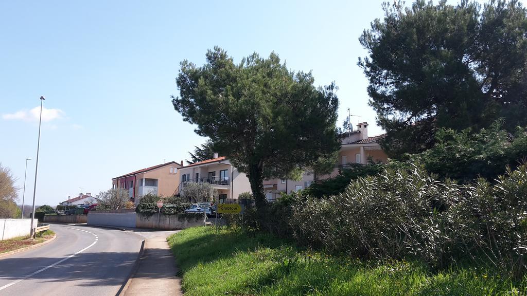 Apartments Henc Novigrad  Екстер'єр фото