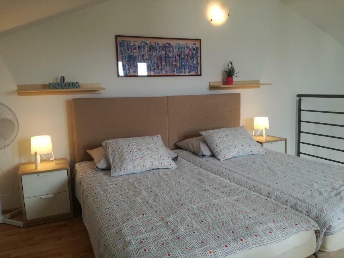 Apartments Henc Novigrad  Екстер'єр фото